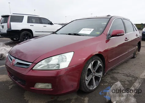 2005 Honda Accord 2.4 Ex z USA, uszkodzony, nr VIN 1HGCM56715A156828